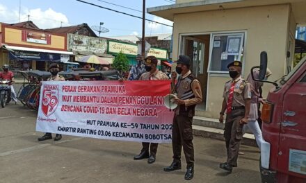 Kwarcab Purbalingga Berikan Masker Gratis dalam Aksi Serentak Pramuka Jateng Berbagi Masker