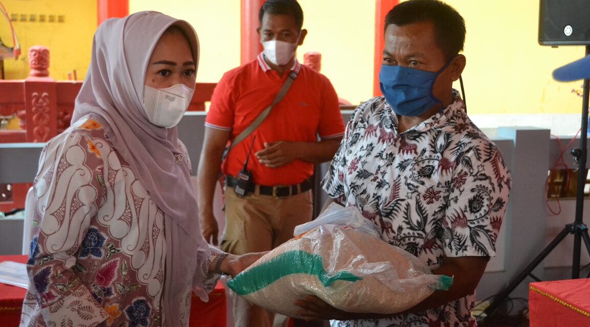 Peduli Covid-19, Panitia Imlek Nasional Alokasikan 40 Ton Beras dan Masker Untuk Purbalingga