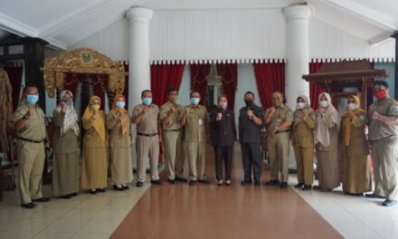 Bupati Tiwi Naikan Honor GTT dan PTT