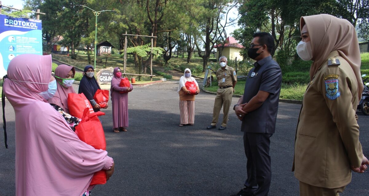 487 Pelaku UMKM Daya Tarik Wisata Purbalingga Terima Bantuan Sosial Paket Sembako