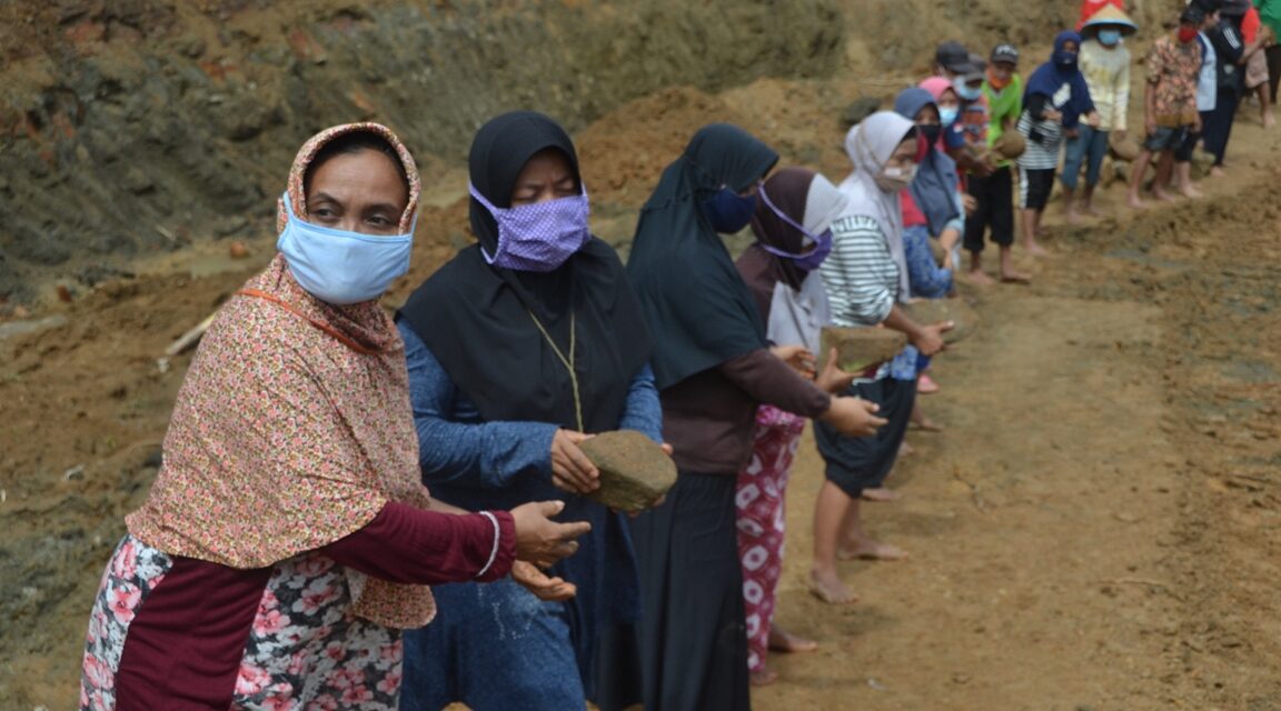 TMMD Sengkuyung III Bangun Jalan Tembus Tegalpingen – Tumanggal