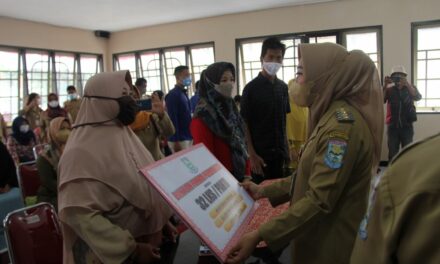 Hari Jadi Bupati Beri Bantuan Bagi Guru Madin, P3N, ODKB dan Yatim Piatu