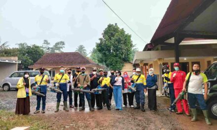 Dinas Kesehatan Kabupaten (DKK) Purbalingga Lakukan Fogging di Desa Kutawis