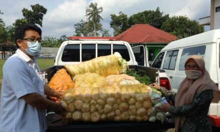 PMI Purbalingga Bantu Korban Banjir di Banyumas