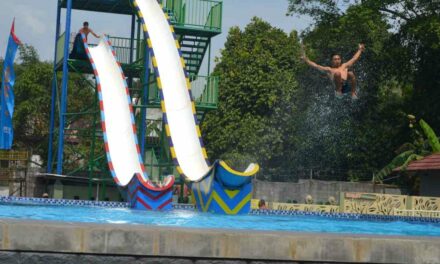 Wahana Baru ‘Goles’ Sambut Pengunjung Owabong Waterpark