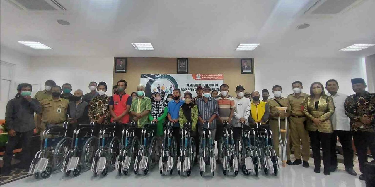 50 Penyandang Disabilitas Terima Alat Bantu Dari RSI AT-TIN Husada Purbalingga