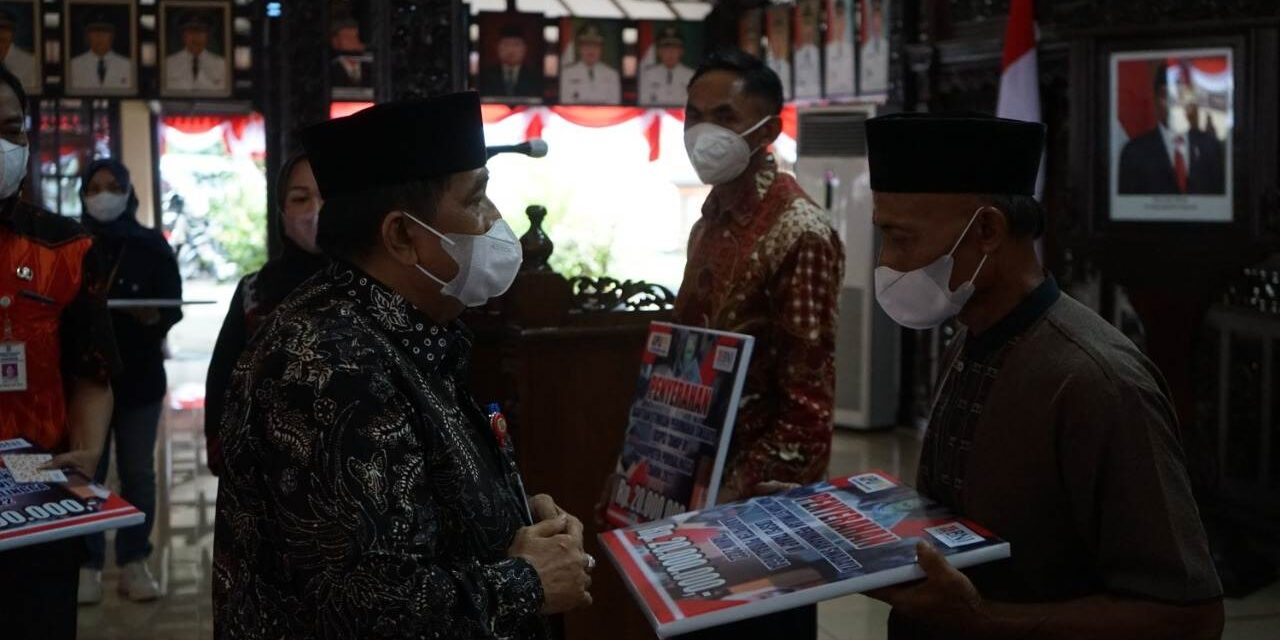 Parti Warga Sirau Sampaikan Terima Kasih ke Bupati Atas BSPS