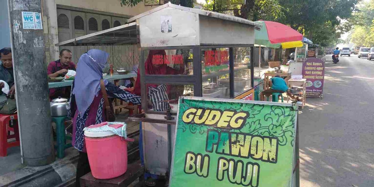 Gudeg Pawon Bu Puji, Yang Nyamleng