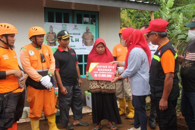 Bupati Resmikan Jalan Danasari-Sirau