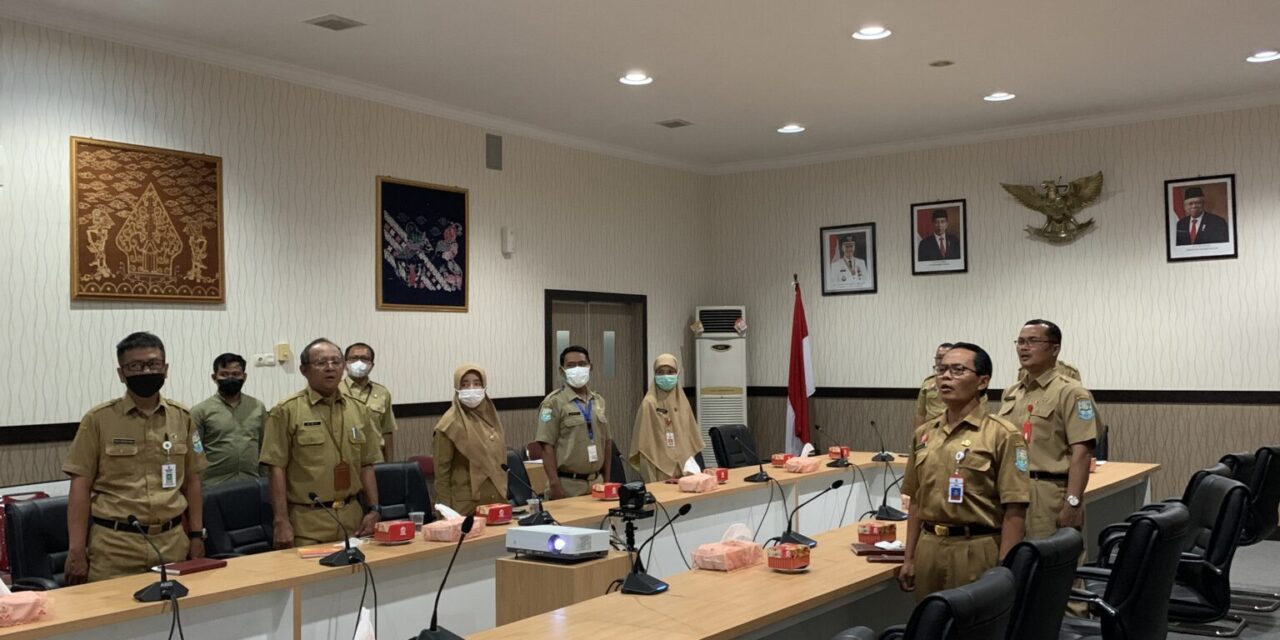 Gerakan Pembagian 10 Juta Bendera Merah Putih Sukses Pecahkan Rekor MURI