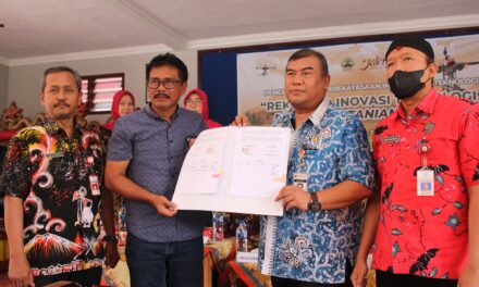 Kelompok Tani Penolih Dapat Bantuan Drone Pertanian