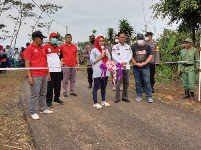 Jauh Dari Kota Tak Halangi Danasari Berprestasi