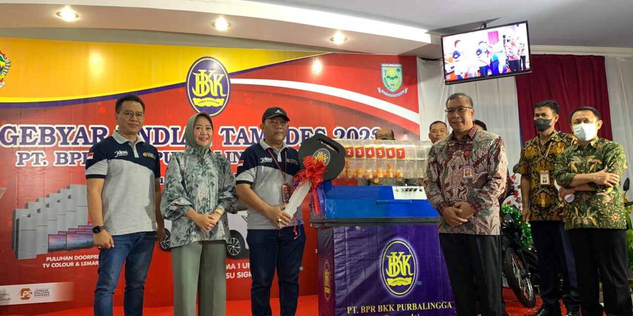 Retnowati, Pemenang Hadiah Mobil Dari BPR BKK Purbalingga