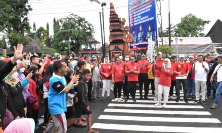 Jalan Sehat Peringatan HUT KORPRI Diikuti Ribuan Peserta