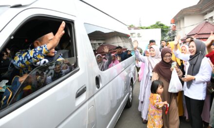 Bupati Berangkatkan Umroh Gratis Kepada 5 Tokoh Agama dan Masyarakat