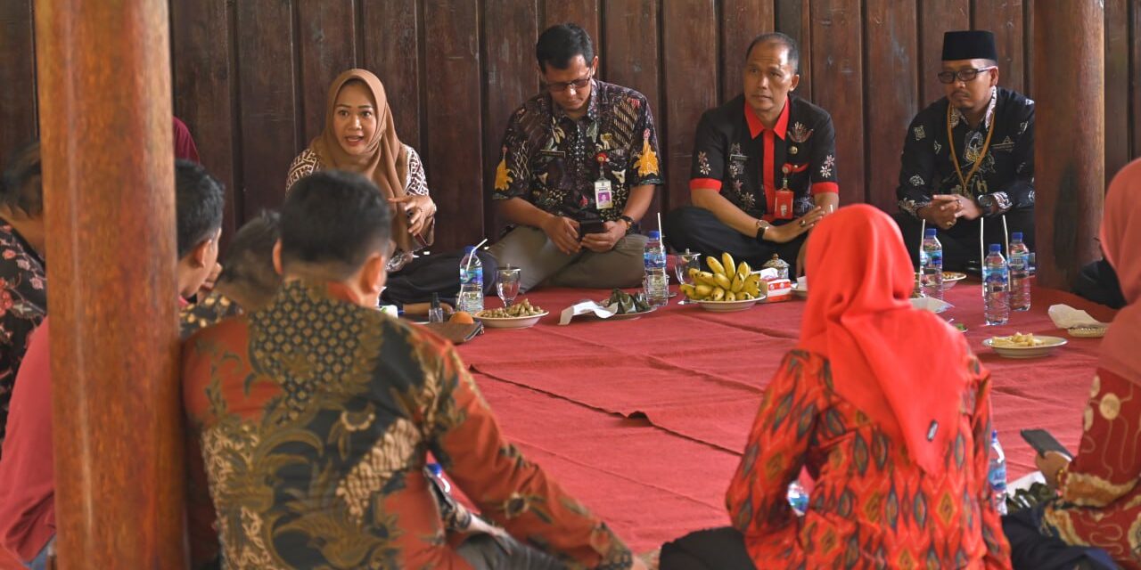 Bupati Tiwi Ajak Pemdes Sinergi Atasi Stunting