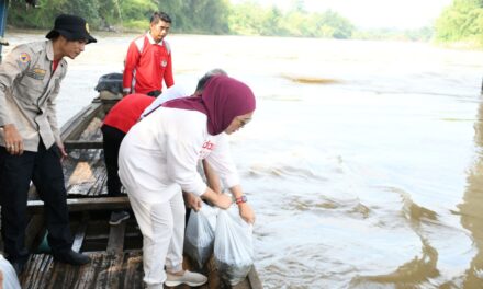 Seimbangkan Ekosistem Sungai, Sebanyak 5.000 Benih Ikan Melem Ditebar di Kali Klawing