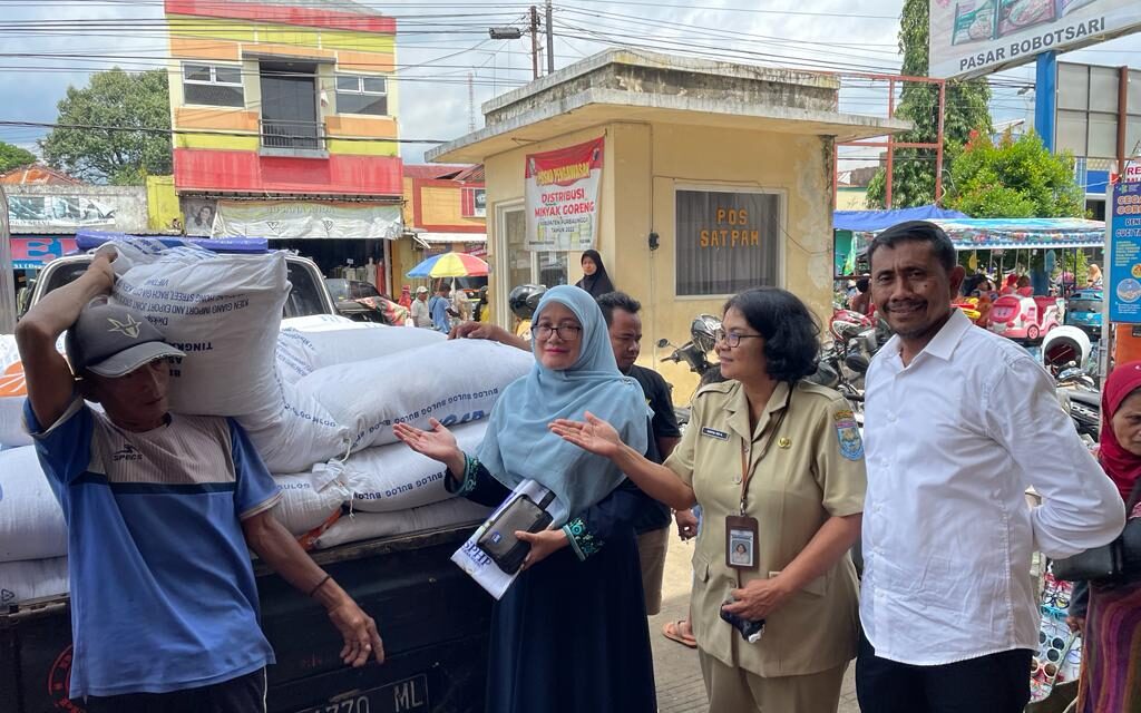 Stabilkan Harga Beras, Dinperindag Purbalingga Gelar Operasi Pasar Di Pasar Tradisional