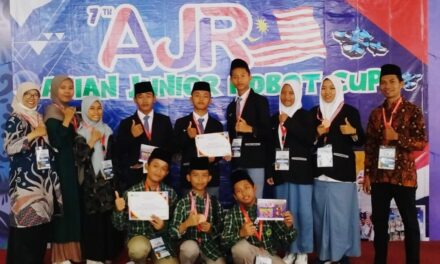 Tim Robotic Santri Ponpes Minthol Raih Dua Perunggu pada Ajang Asian Junior Robotic Malaysia