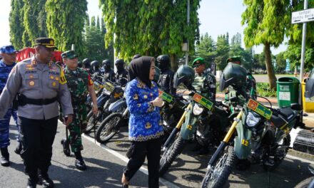 Pastikan Kesiapan Pengamanan, Bupati Tiwi Tinjau Posko Mudik Lebaran 2023