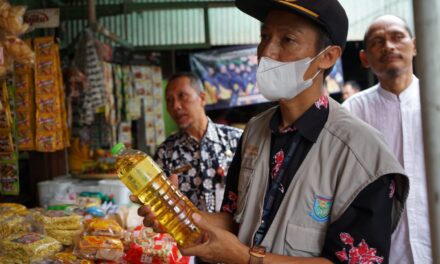 Tim Monitoring Dinperindag Purbalingga Temukan Makanan Kedaluwarsa