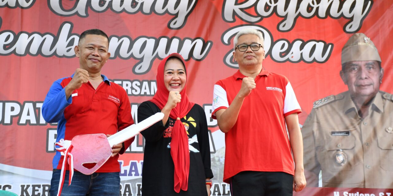 Gebrak Gotong-Royong di Langkap, Bupati Tiwi Bantu 1 Unit Mobil Ambulans