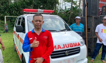 Dinyatakan 100 Persen ODF, Desa Langkap Terima Bantuan Ambulans Siaga