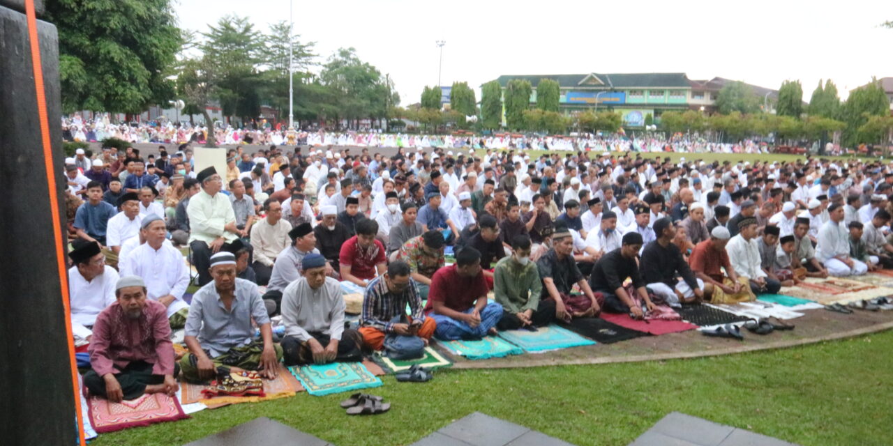 Rintik Hujan Tak Halangi PD Muhammadiyah Purbalingga Laksanakan Sholat Idul Adha