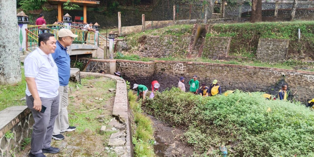 Optimalkan Taman Gringsing, DLH Lakukan Pembersihan Sedimen