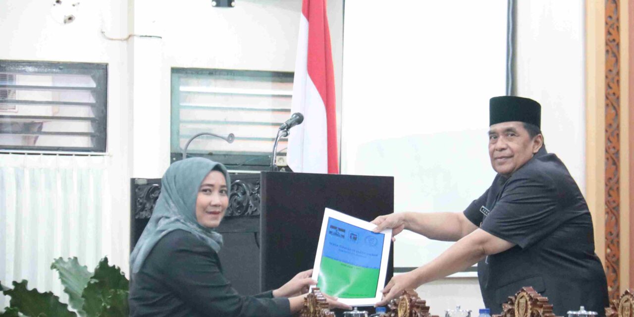 7 Fraksi DPRD Kabupaten Purbalingga Serahkan Tanggapan Atas 5 Raperda