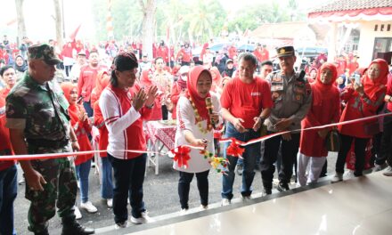 Bupati Tiwi Resmikan Pendopo Adiguna dan Gedung Pelayanan Desa Karangpetir