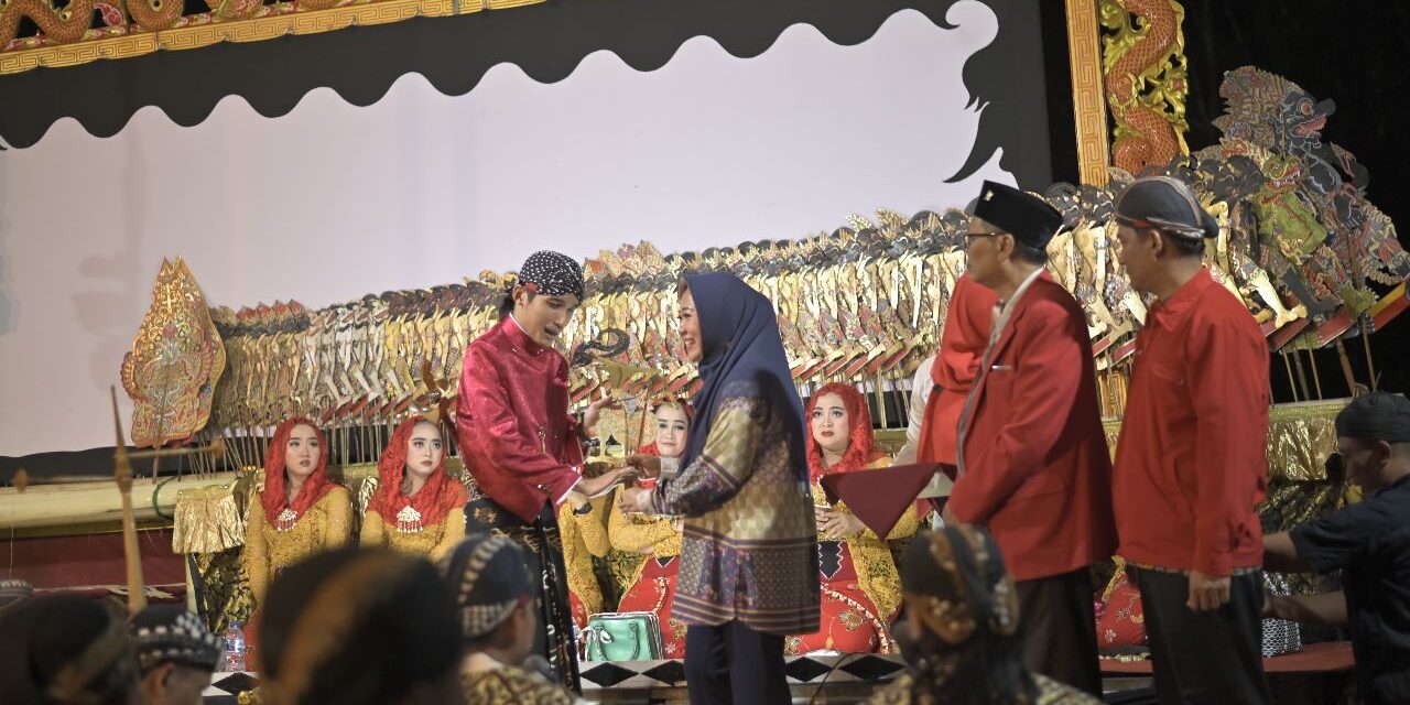 Wayangan di Tegalpingen, Bupati Tiwi: Bentuk Nyata Lestarikan Budaya