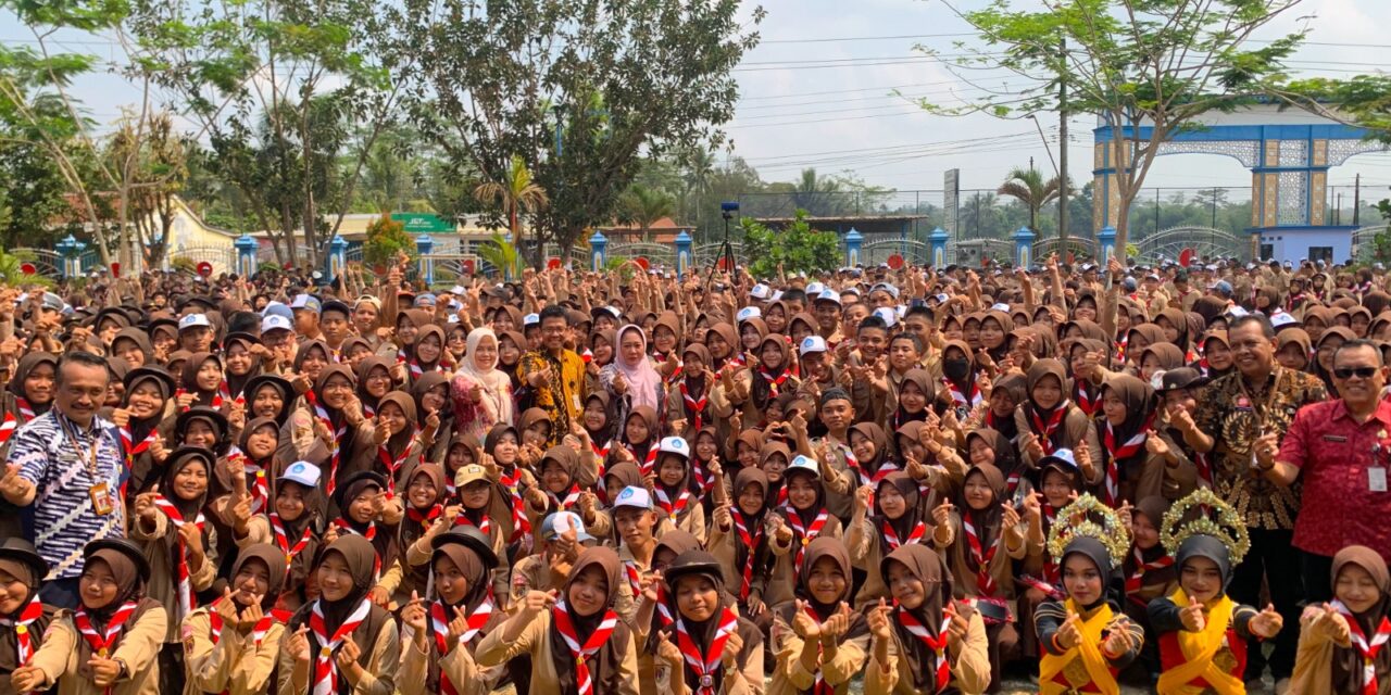 Bupati Mengajar, Bupati Tiwi Ingatkan Ojo Kawin Bocah