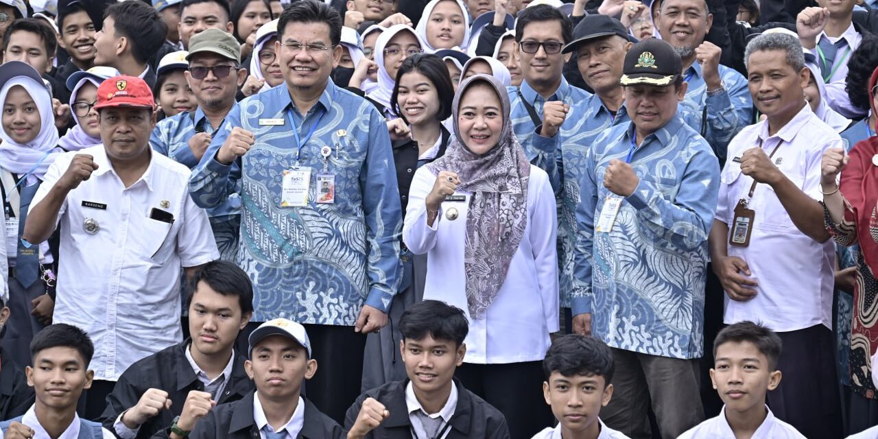 Buka Kegiatan Temu Sosial dan Ilmiah SMAN 8 Jakarta, Bupati Tiwi : Selamat Observasi