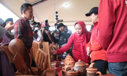 Kunjungi Objek Wisata Golaga dan D’las, Ketua DPR RI Borong Produk UMKM dan Sepeda Listrik Purbalingga