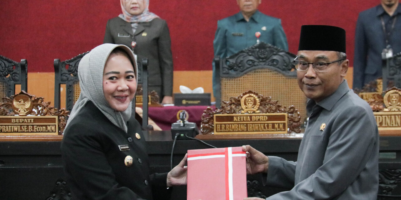 Bupati Sampaikan LKPJ Tahun 2023 Dalam Rapat Paripurna DPRD Kabupaten Purbalingga