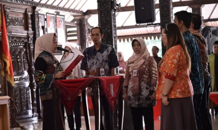 Lantik 85 Pejabat, Bupati Tiwi Ingatkan ASN Kompak dan Hilangkan Ego Sektoral