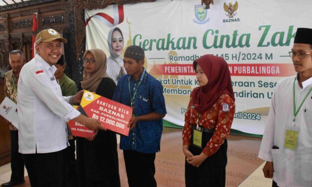 Baznas Purbalingga Salurkan Zakat Lebih Dari 300 Juta Rupiah