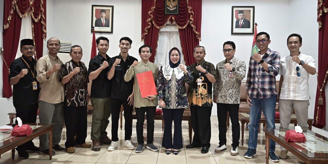 Lepas ke USA, Bupati Tiwi Dukung Rifki Maulana Menang di World Cup Tester Championship