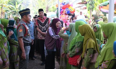 Bupati Tiwi : Muslimat – Fatayat Punya Peran Penting Membentuk Generasi Unggul