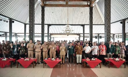 Temui Para Dokter, Bupati Tiwi Ajak Tingkatkan Layanan Kesehatan