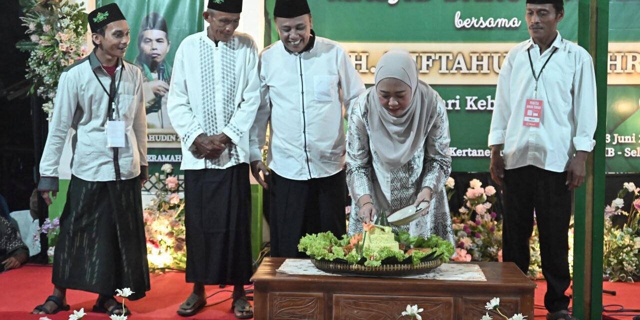 Pengajian Akbar Desa Kasih, Bupati Tiwi : Syiar Islam Harus Terus Dihidupkan