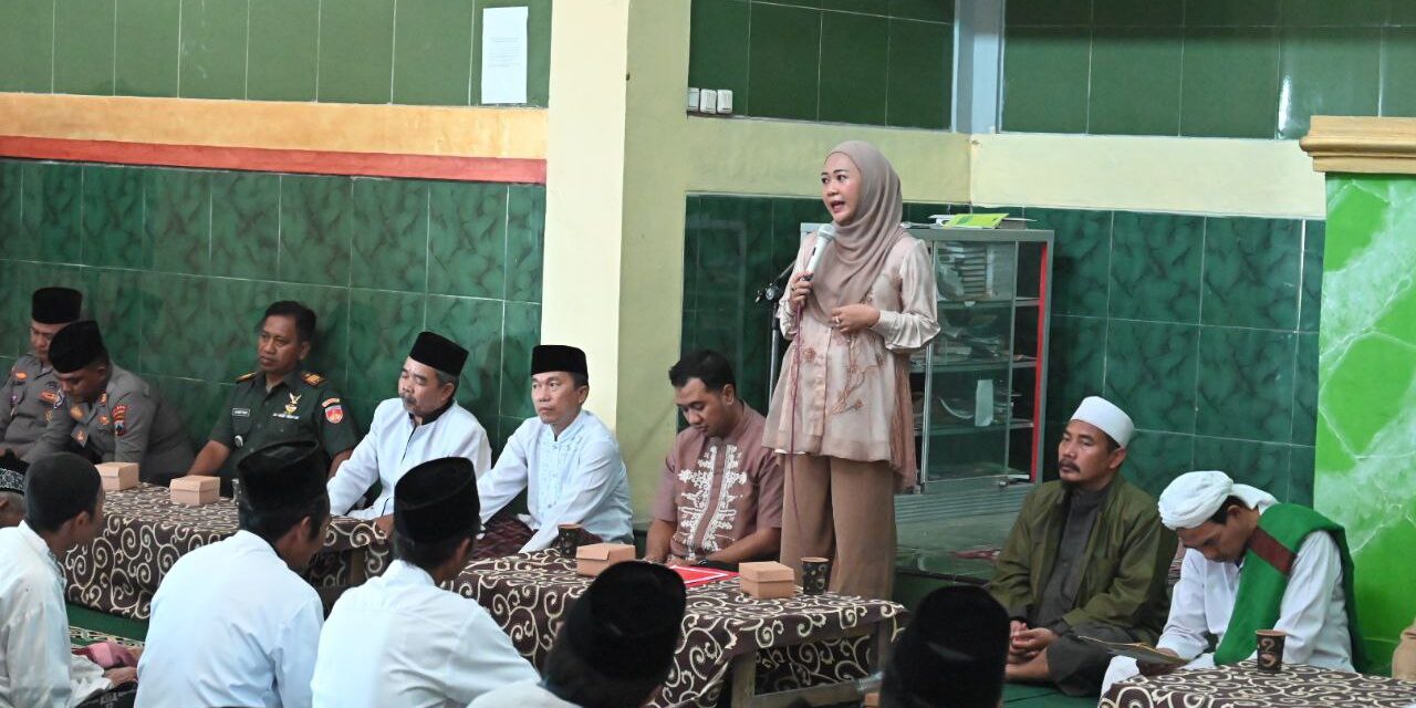 Resmikan Pondok Pesantren Nurul Jadid, Bupati Tiwi Doa’kan Selalu Lahirkan Generasi Muda Berakhlak Mulia