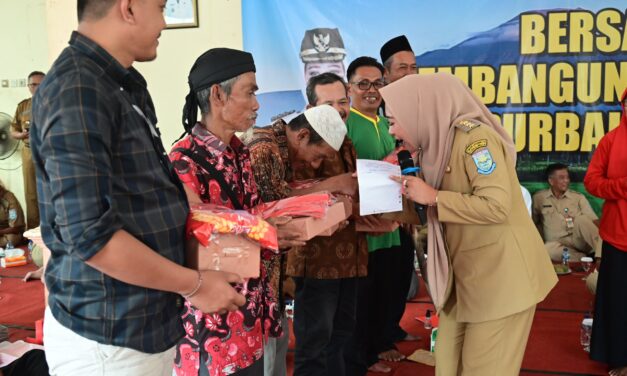 Tingkatkan Keuntungan, Bupati Tiwi Himbau Petani Maksimalkan Penanganan Pasca Panen