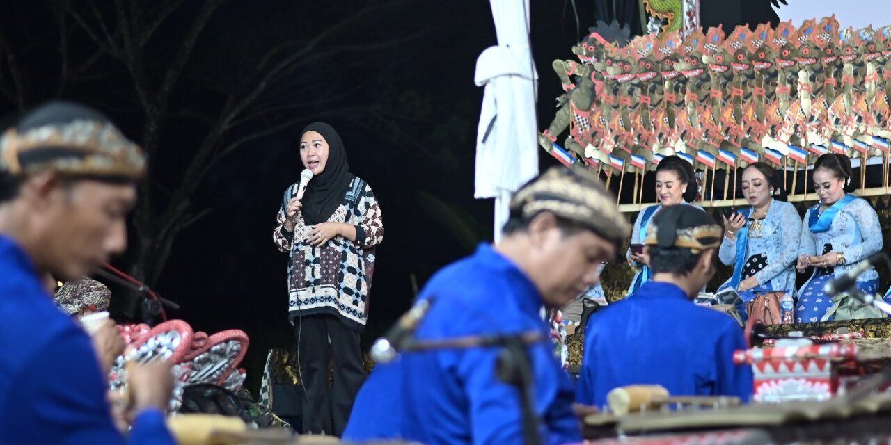 Hadiri 2 Pagelaran Wayang Kulit di Bobotsari, Bupati Tiwi Apresiasi Masyarakat Masih Lestarikan Budaya Lokal