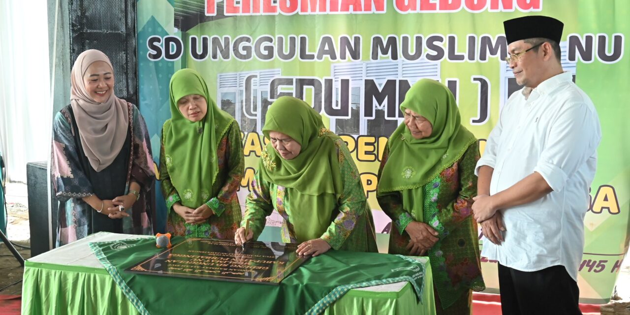 Hadiri Peresmian, Bupati Tiwi Bantu Pembangunan SD Unggulan Muslimat NU