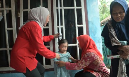 Pastikan Tumbuh Kembang Anak, Bupati Tiwi : Sebulan Sekali Wajib ke Posyandu