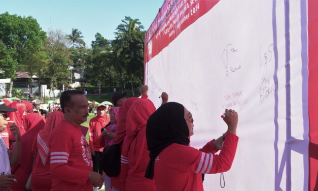 Tingkatkan Kualitas SDM Tenaga Pendidik, Bupati Tiwi Entaskan 2.100 Guru Honorer Jadi PPPK