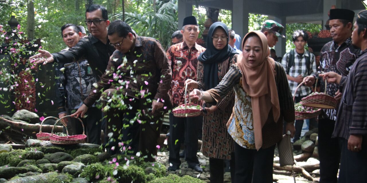 Peringati Hari Jadi ke-194, Bupati Ziarah ke Makam Para Pendiri Purbalingga