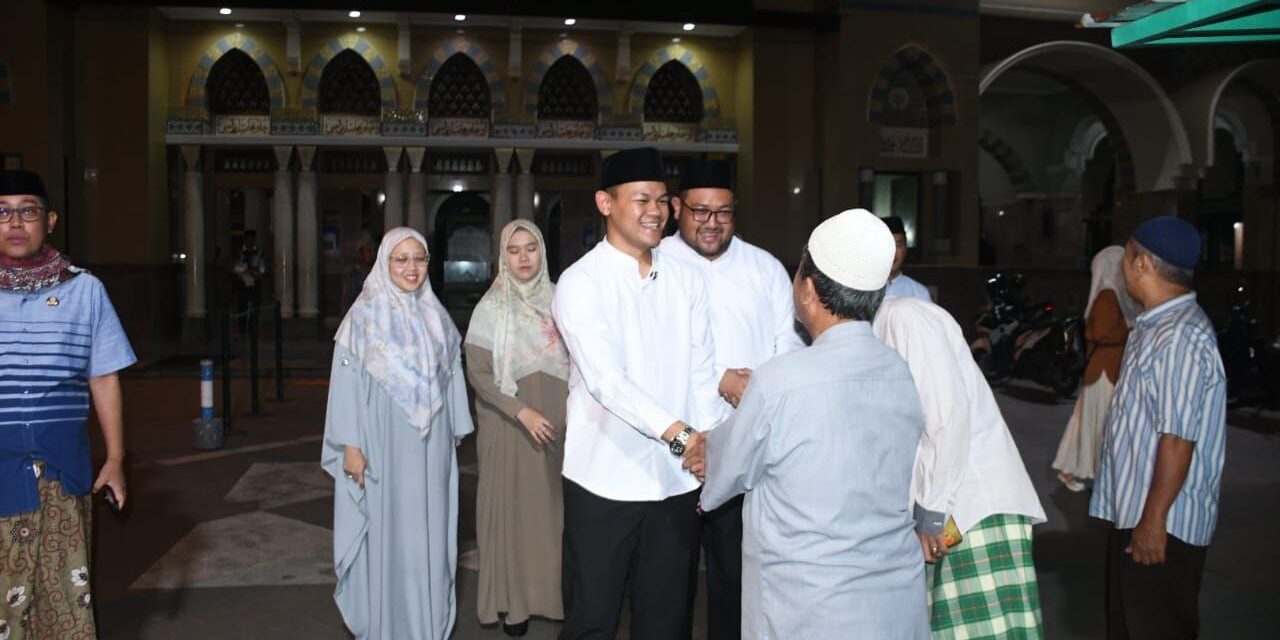 Tarawih Perdana Ramadan 1446 H, Bupati Fahmi : Mari Bersama Membangun Purbalingga Baru